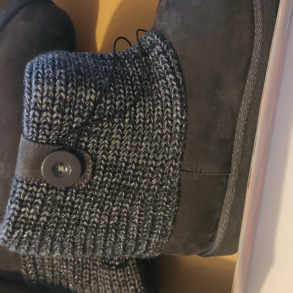 Brand new sweater boots. - Picture 3 of 7